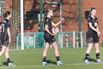 Bild 105 - wBJ SV Wahlstedt - SV Henstedt Ulzburg : Ergebnis: 0:1